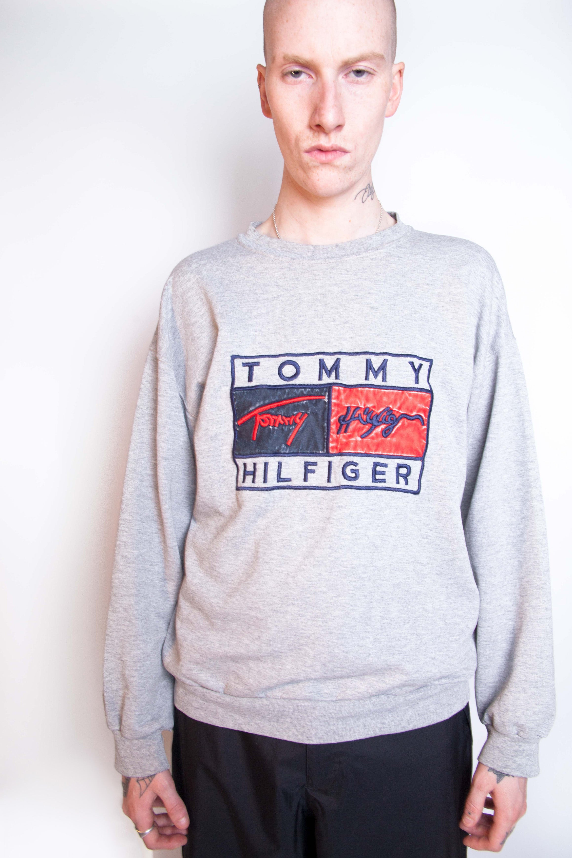 Vintage Tommy Hilfiger Crest Logo Crewneck Sweatshirt 90s Hip Hop